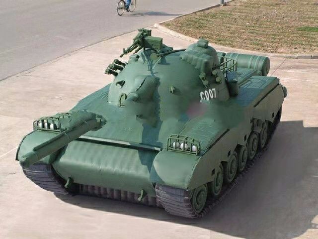 百色军用充气坦克车